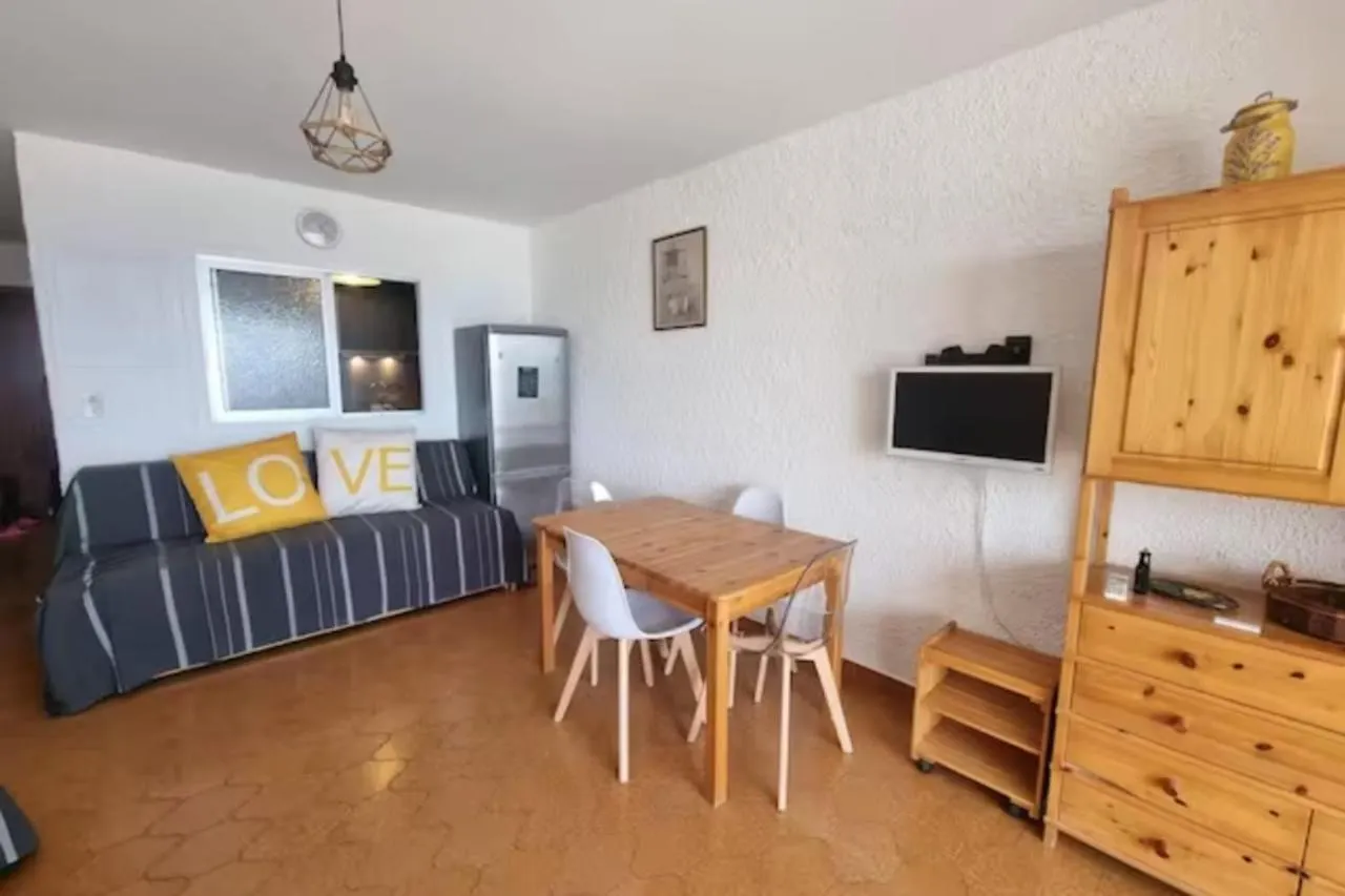 Apartment Studio Of 30M With Nice View On The Sea Six-Fours-les-Plages France