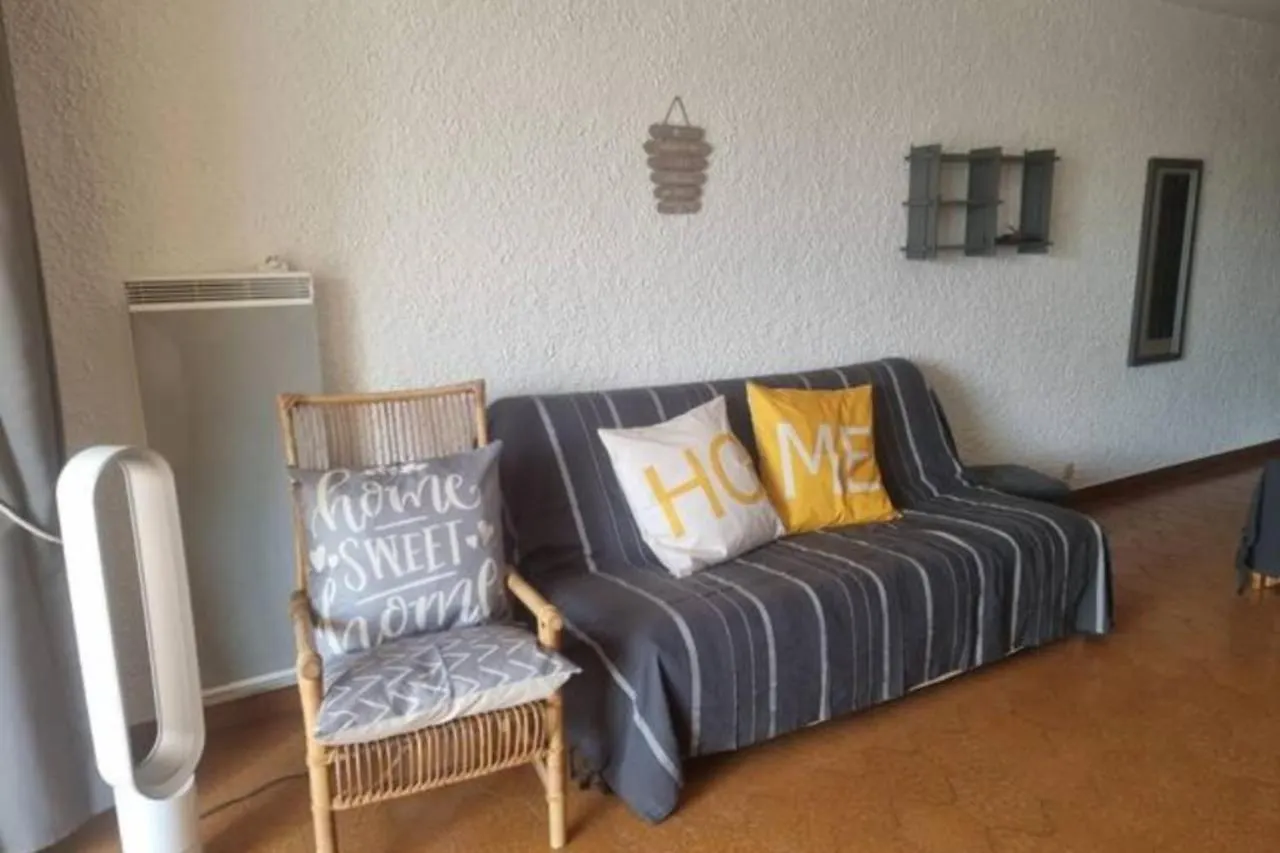 Apartment Studio Of 30M With Nice View On The Sea Six-Fours-les-Plages